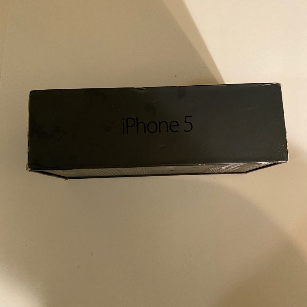 iPhone 5 Box - Picture 4 of 4